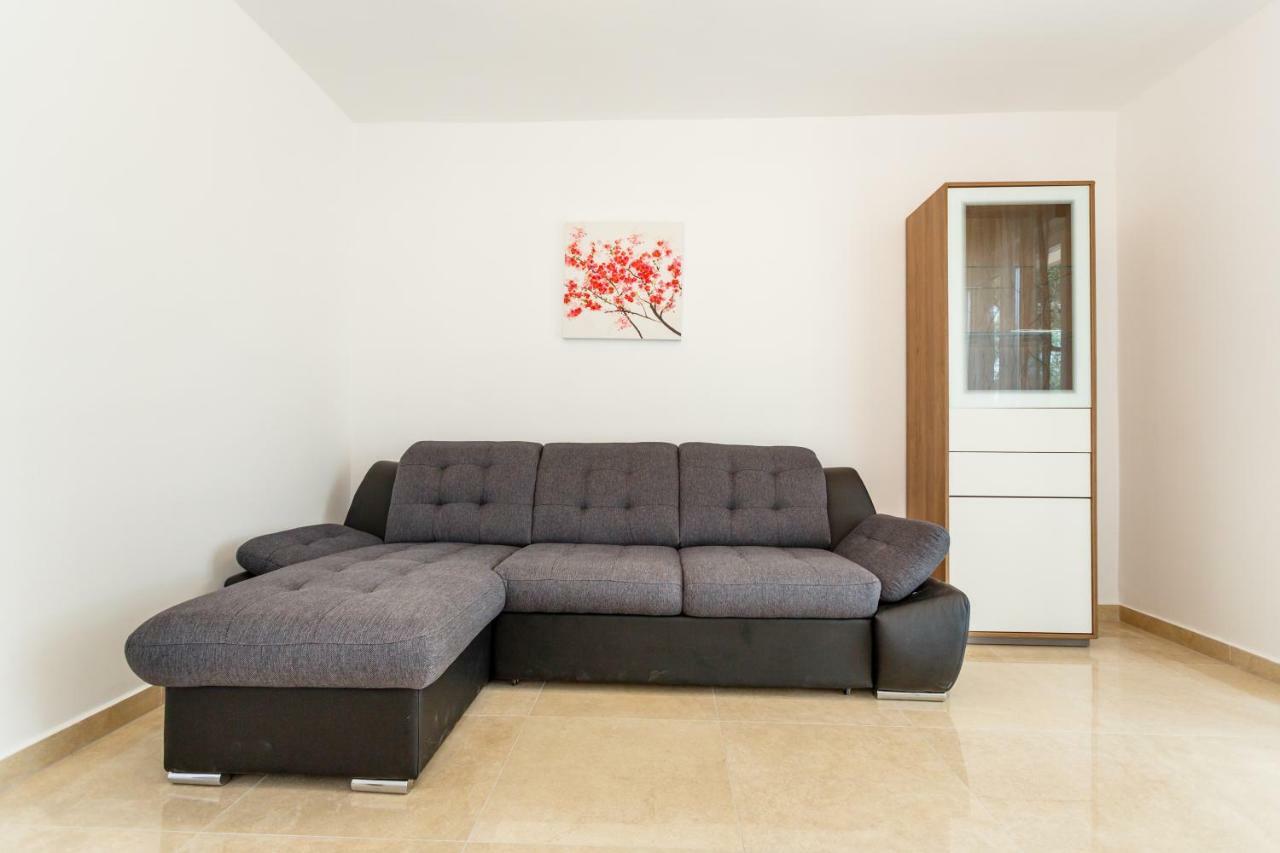Apartman Maslina คิร์ก ภายนอก รูปภาพ